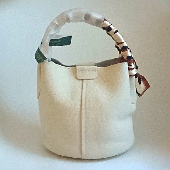 ASARI BEIGE BUCKET HANDBAG - Picture 3 of 4